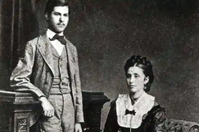 Sigmund Freud y su madre Amalia