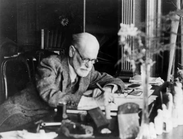 las 2 (o 3 o 4) etapas de Freud